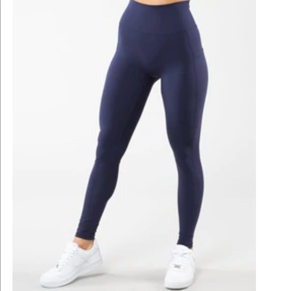 Rosa pocket leggings in navy